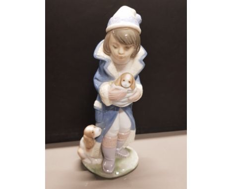 LLADRO FIGURE 6019 FRIDAYS CHILD