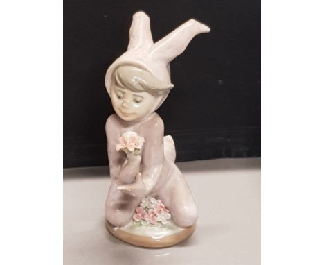 LLADRO FIGURE 1507 BOY AND HIS BUNNY WITH ORIGINAL BOX