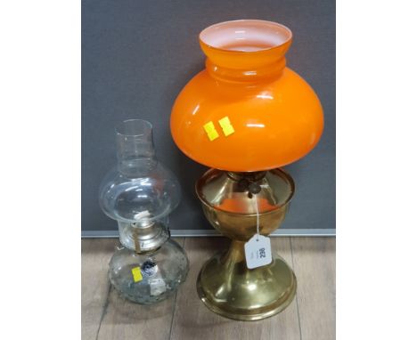 VINTAGE BRASS OIL LAMP AND GLASS SHADE TOGETHER WITH ALL GLASS LAMP LIGHT