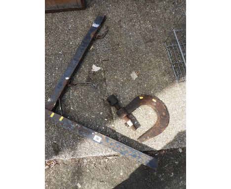 Metal Swinging Sign Bracket and Clamp