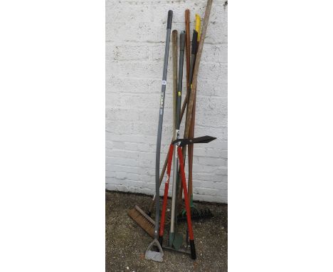 Quantity of Garden Tools 