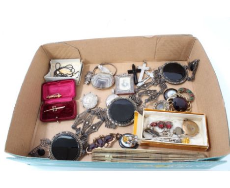 Vintage costume jewellery and bijouterie - including Victorian silver locket, oval agate brooch, two gold bar brooches, bone 