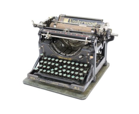Vintage 1920s / 1930s Underwood typewriter