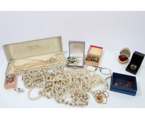 Costume jewellery - including simulated pearls, other vintage bead necklaces, cigar cutters and bijouterie 