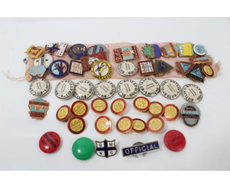 Collection of vintage Butlins badges (qty)