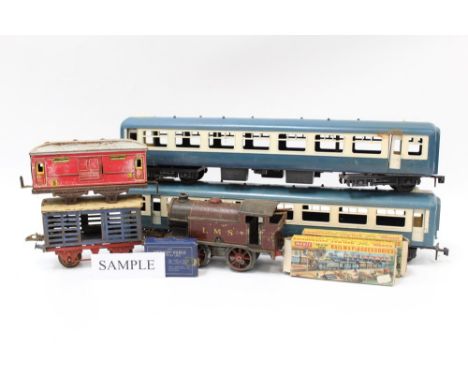 Railway selection of 0 gauge tinplate clockwork engine, carriages etc plus a contemporary plastic 0 gauge engine carriage and