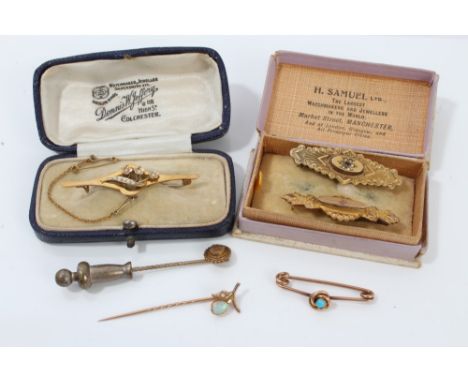 Four gold (9ct) Victorian bar brooches and two stick pins  CONDITION REPORT Four bar brooches weigh approximately 8.7 grams. 