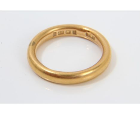 Gold (22ct) wedding ring CONDITION REPORT Total gross weight approximately 5.6 grams