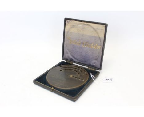 Vintage 'The British Calculator' model B for LSD compound addition, in original case, calculator 13.5cm diameter