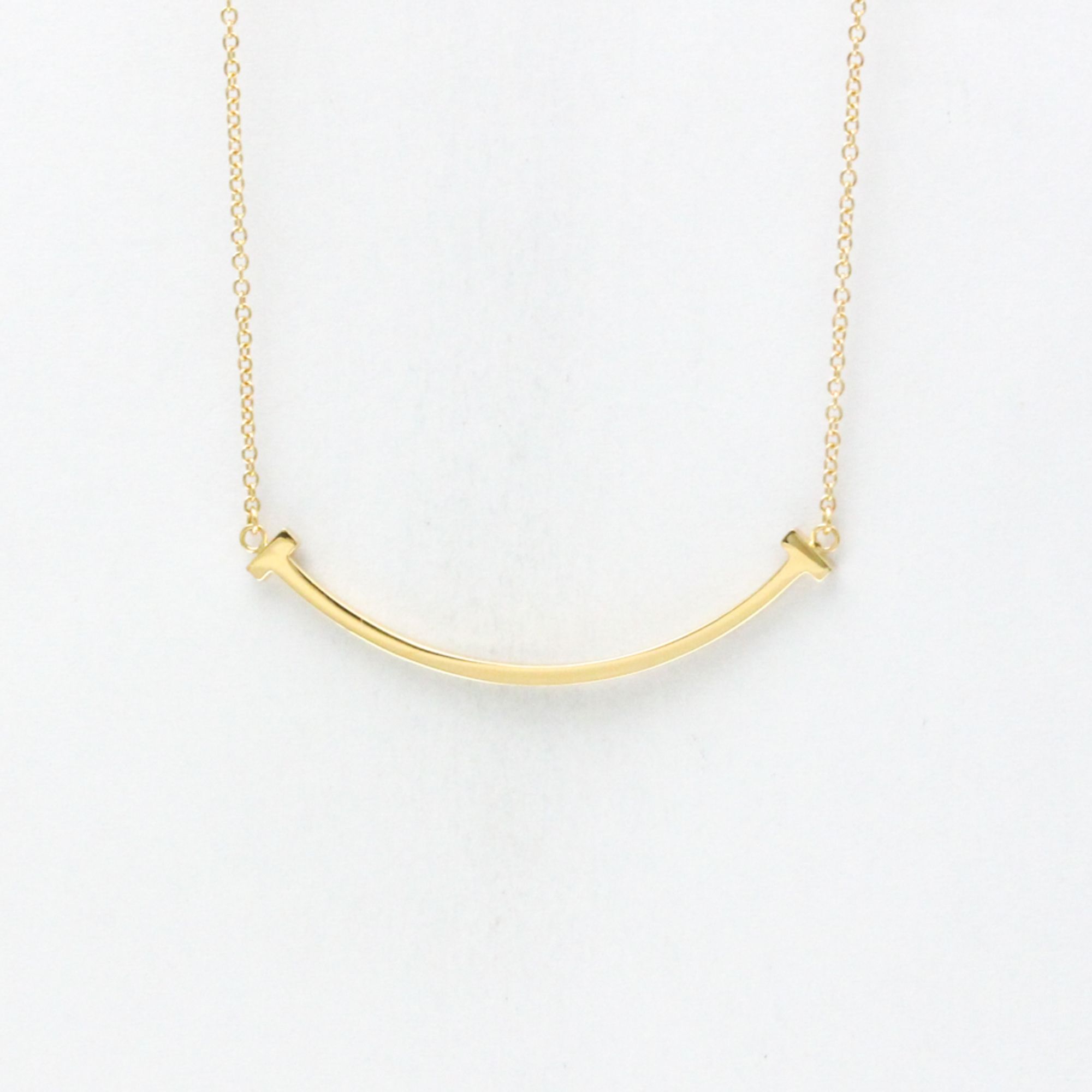 Tiffany Tiffany T Smile Small Necklace Yellow Gold (18K) No Stone Men,Women Fashion Pendant Necklace