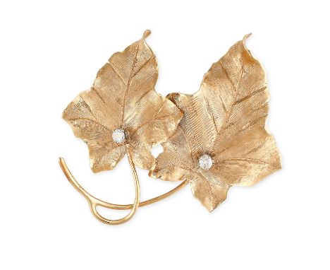 NO RESERVE - A VINTAGE DIAMOND LEAF BROOCHMade in 14 carat yellow gold, designed as two textured leaves Round brilliant cut d
