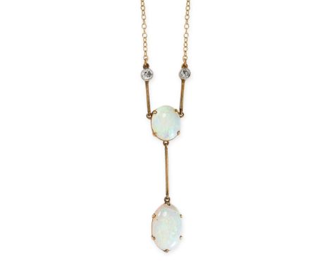 NO RESERVE - AN ANTIQUE OPAL AND DIAMOND PENDANT NECKLACE, EARLY 20TH CENTURY Made in yellow gold Two graduated oval cabochon
