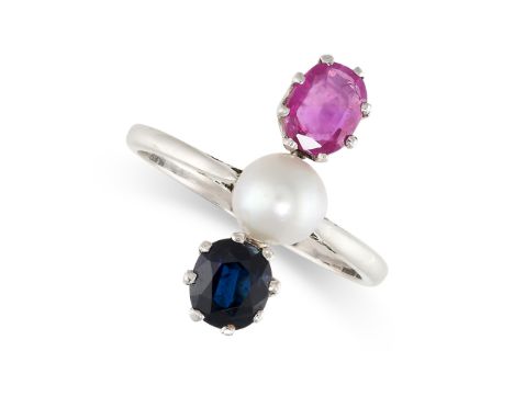 NO RESERVE - A RUBY, SAPPHIRE AND PEARL RING Made in platinum Pearl, approximate diameter 5.6mm Cushion cut ruby Cushion cut 