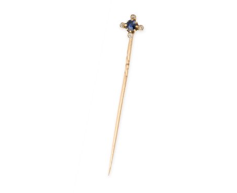 NO RESERVE - AN ANTIQUE SAPPHIRE AND DIAMOND STICK / TIE PIN BROOCH Made in yellow gold Cushion cut blue sapphire Single cut 