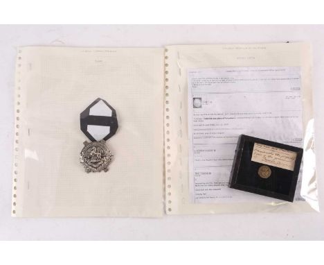 A framed 'Culloden Battalion of Volunteers' brass officer's button, together with 'Liverpool Scottish' badge, 5.5 cm high.Qty