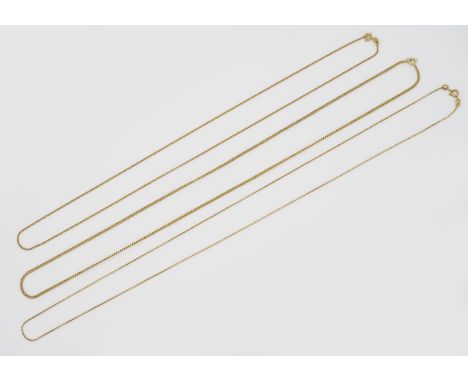 Drei GoldkettenGelbgold, gest. 585 und 750. Zwei Panzer- und eine Veneziakette. Ges.-Gew. ca. 17,81 g. Three necklaces in 14 