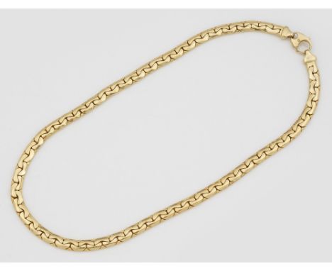 CollierketteGelbgold, 585. Breite, flache Glieder. Gew. ca. 31,23 g. A necklace in 14 k gold.
