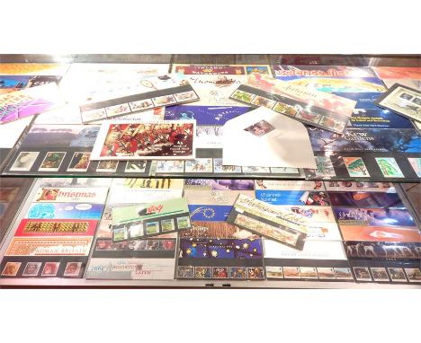 A quantity of late 20th century British first day covers.