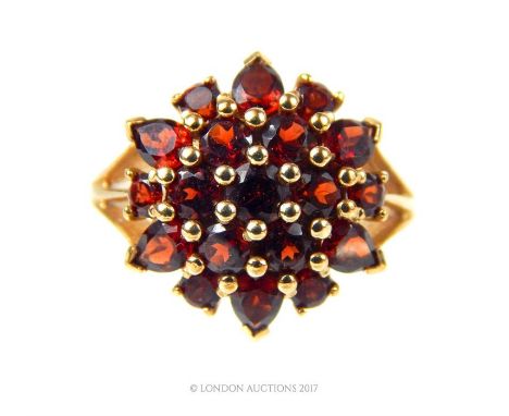 Vintage 9ct garnet cluster dress ring, claw setting, Size P.
