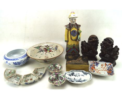 Assorted Chinese and Japanese ceramics collectables, to include ceramic bowls and dishes, wooden pair of dogs of fo and more