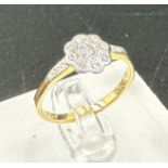 A 9ct gold antique daisy ring, approximate size O