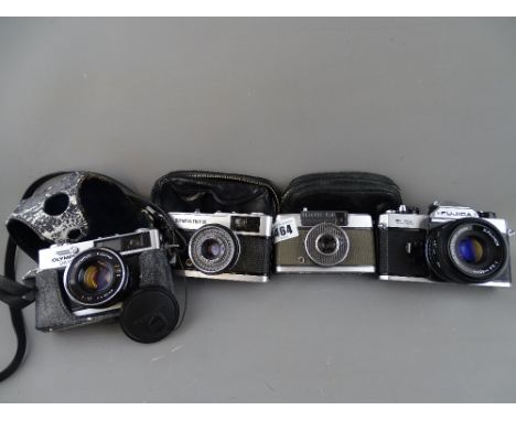 Parcel of four vintage cameras