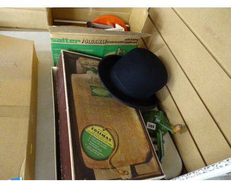 Vintage collectables including bowler hat