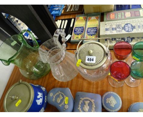 Parcel of vintage glassware