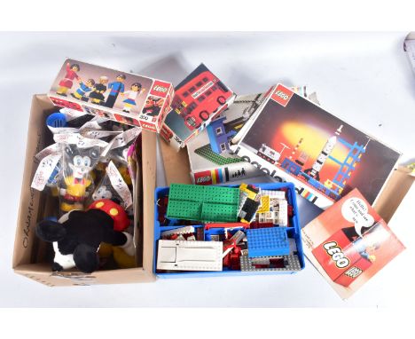 A TRAY OF VINTAGE BOXED AND LOOSE LEGO, to include a Lego times London double decker bus no.384, a family set no.200 C , a sp