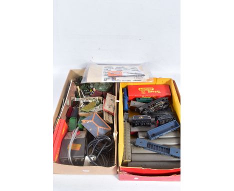 A QUANTITY 0F BOXED AND UNBOXED OO GAUGE MODEL RAILWAY ITEMS, to include boxed Tri-ang Railways Class 3MT Tank Locomotive, No