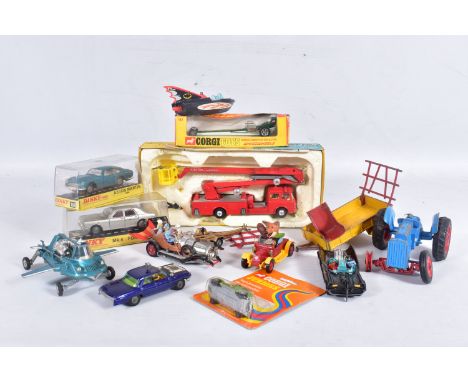 A QUANTITY OF BOXED AND UNBOXED DIECAST VEHICLES, to include boxed Corgi Toys Quartermaster Dragster, No.162, complete and in