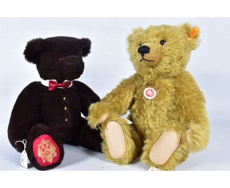 AN UNBOXED STEIFF CLASSIC MOHAIR TEDDY BEAR, No.004810, golden plush replica bear with button and tag to left ear and swing t