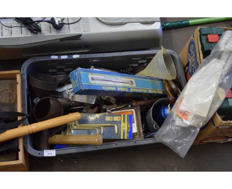 ONE BOX MIXED TOOLS ETC