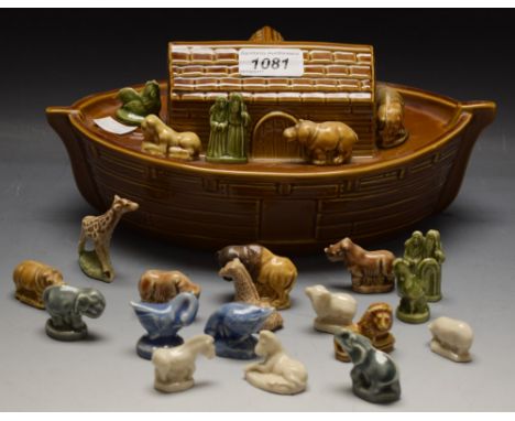 A Wade model of Noah's Ark, including Mr and Mrs Noah, assorted pairs of whimsie animals; others associated; qty