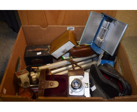 Cameras and Photographic Equipment - A Kodak Retina IIc camera; another, Retina IA; a Kodak Retina stereo attachment; a Baham