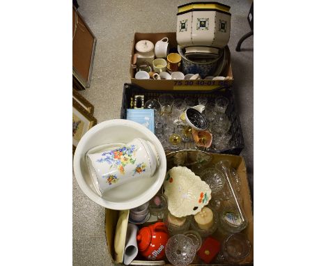 Ceramics and Glass - A Royal Doulton secessionist style planter, D4029; a Beswick leaf dish; a Staffordshire wash jug and bow