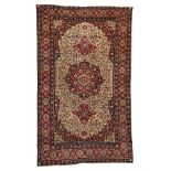 AN ISFAHAN RUG