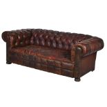 A VICTORIAN BUTTON UPHOLSTERED SOFA, OF CHESTERFIELD TYPE, LATE 19TH OR EARLY 20TH CENTURY