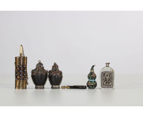 China set of various snuffboxesRegion: CHINASizes: H= de 65 a 115mmWeight (K): 0,27kgCondition: at first glance - good condit