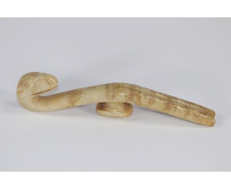 Jade fibula, China Qing period.Region: CHINASizes: L=140mm l=30mmWeight (K): 0,064kgCondition: at first glance - good conditi