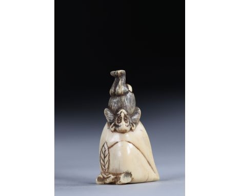 Netsuke carved - a sign bearing a fruit. Japan Edo periodRegion: JAPANSizes: H=55mm L=30mmWeight (K): 0,013kgCondition: at fi