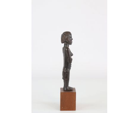 African statuette Congo, dark patinaSizes: H=250mm L=50mmWeight (K): 0,184kgCondition: At first glance - normal wear - patina