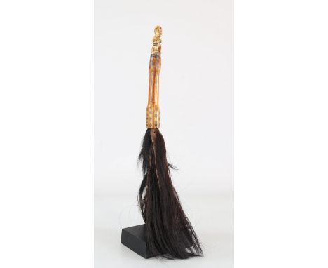 Fly hunting Bas Congo surmounted by a characterSizes: H=500mm D=35mmWeight (K): 0,17kgCondition: At first glance - normal wea