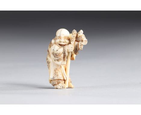 Netsuke carved - a sage carrying a miniature man. Japan Edo periodRegion: JAPANSizes: H=45mm L=25mmWeight (K): 0,013kgConditi