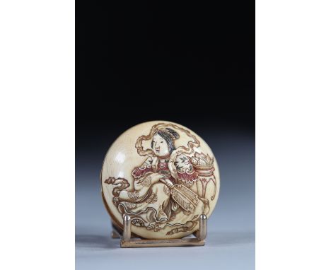 Netsuke Manju circular carved and engraved. Japan Meiji period 1900Region: JAPANSizes: D=48mmWeight (K): 0,035kgCondition: at