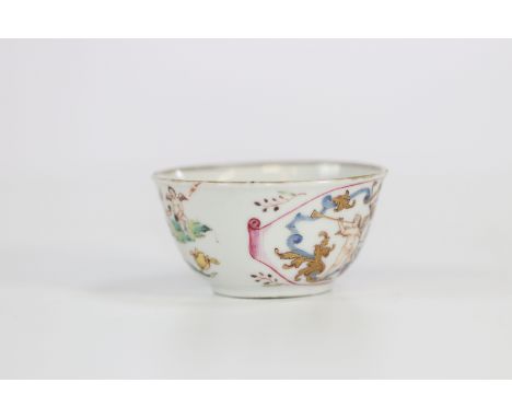 Porcelain bowl of the famille rose viscount coat of arms. 18th century China. Qianlong period.Region: CHINASizes: H=37mm D=75