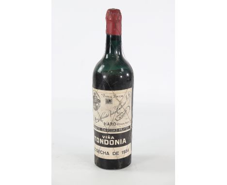 1 bottle - vina Tondonia reserva 1934 - red -Sizes: 75clWeight (K): 1kgCondition: (very rounded capsule, correct label - very