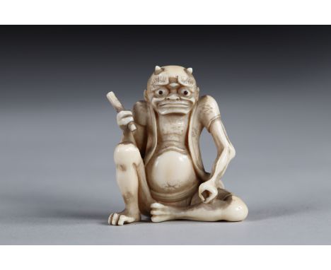 Netsuke carved - a seated Oni. Japan d"bu 20thRegion: JAPANSizes: H=40mm L=35mmWeight (K): 0,017kgCondition: at first glance 