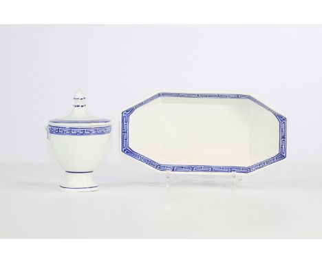 Tournai porcelain dish and sugar bowl, Greek decorSizes: Plateau L=260mm l=135mm Sucrier H=145mmWeight (K): 0,78kgCondition: 