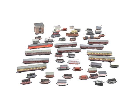 A collection of N gauge wagons and trackside accessories, including Grafar 1st class corridor coach no. M13062; Bachmann Roya